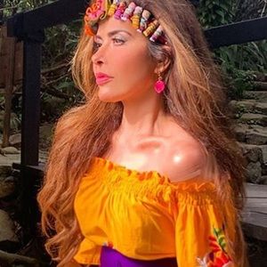 Meet your Posher, Cynthia